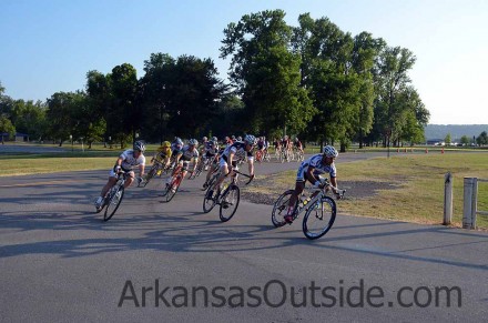 05-23-12_8898 Ernie leading the riders through the "S" turn.