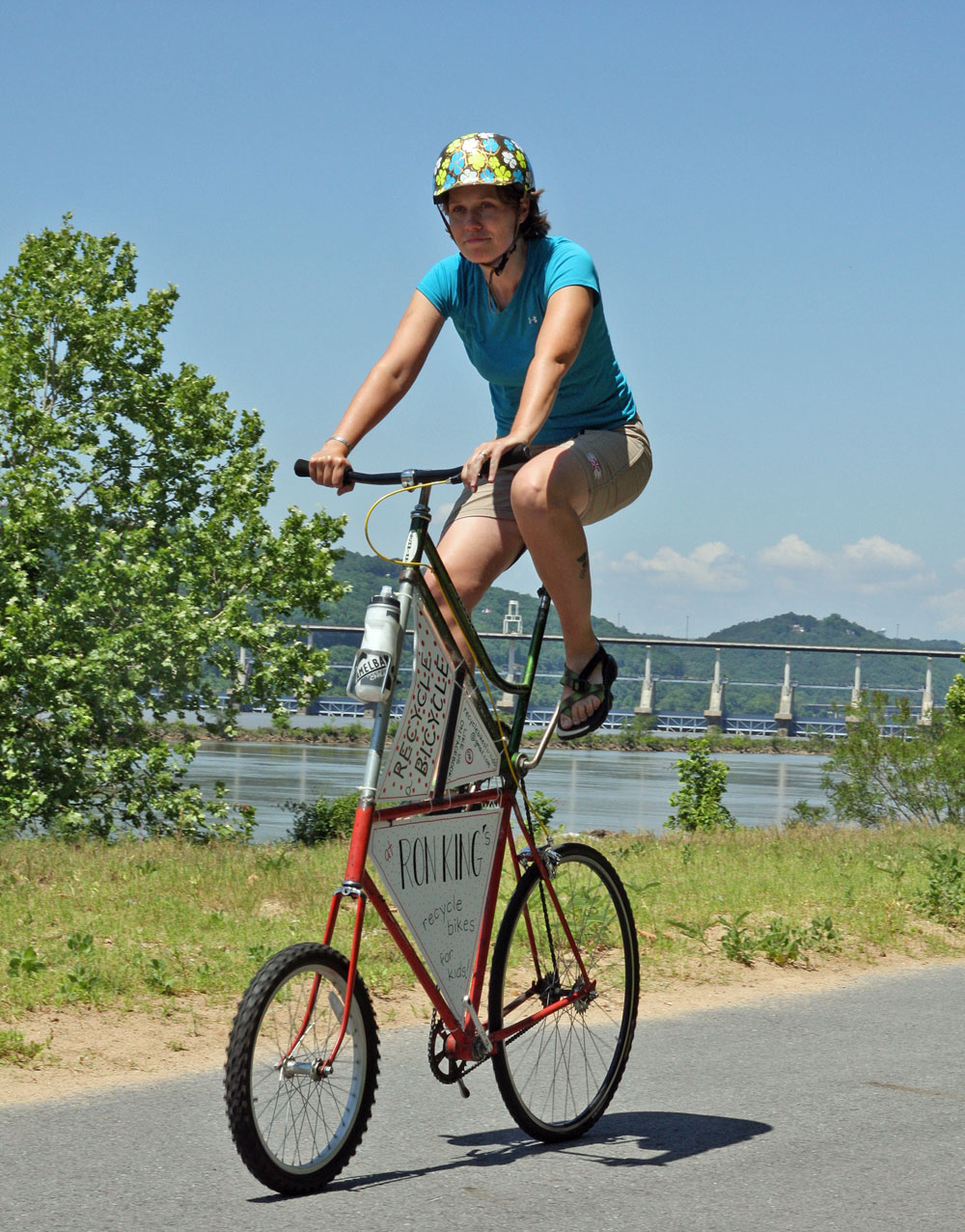How do you use the Arkansas River Trail?
