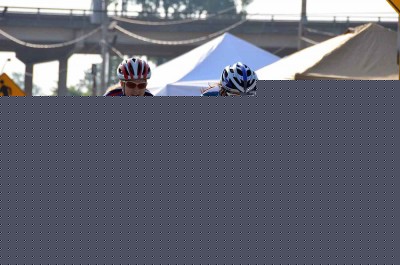 Fighting it out in the Cat 4 women's race.