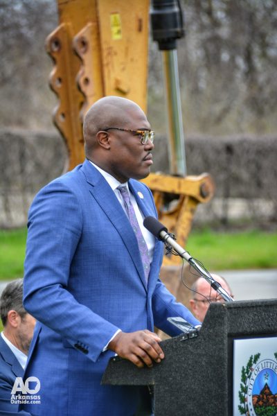 Mayor Frank Scott Jr. addressing the attendees of the Southeast Trail Groundbreaking Ceremony.