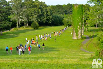 Runners spreading out shortly after the start.