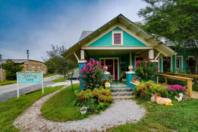 A visit to Leslie is not complete without lunch at the Skylark Cafe.