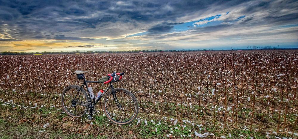 A ride through the Arkansas Delta is not complete without enjoying a ride through the farmland. StudioDRIFT is working to expand outdoor recreation in the Arkansas Delta, a hub for adventure recreation offering gravel biking, paddling, and outdoor activities. Discover how this destination highlights Arkansas tourism, adventure travel, Delta attractions, and the outdoor lifestyle.
