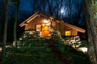 Historic Cabin at Devil's Den State Park.