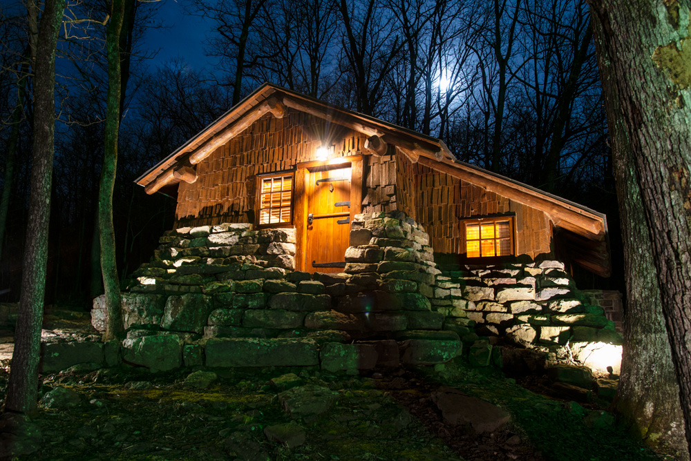 Historic Cabin at Devil's Den State Park.