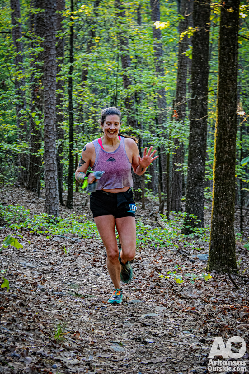50k Women's winner coming into the Lake Vista Aid Station.