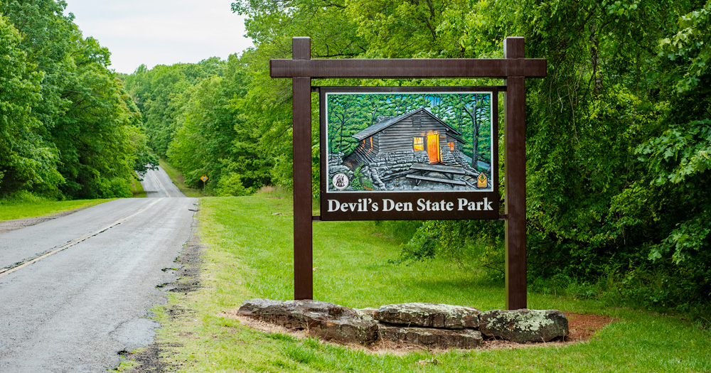 Devil's Den State Park Entrance Sign.