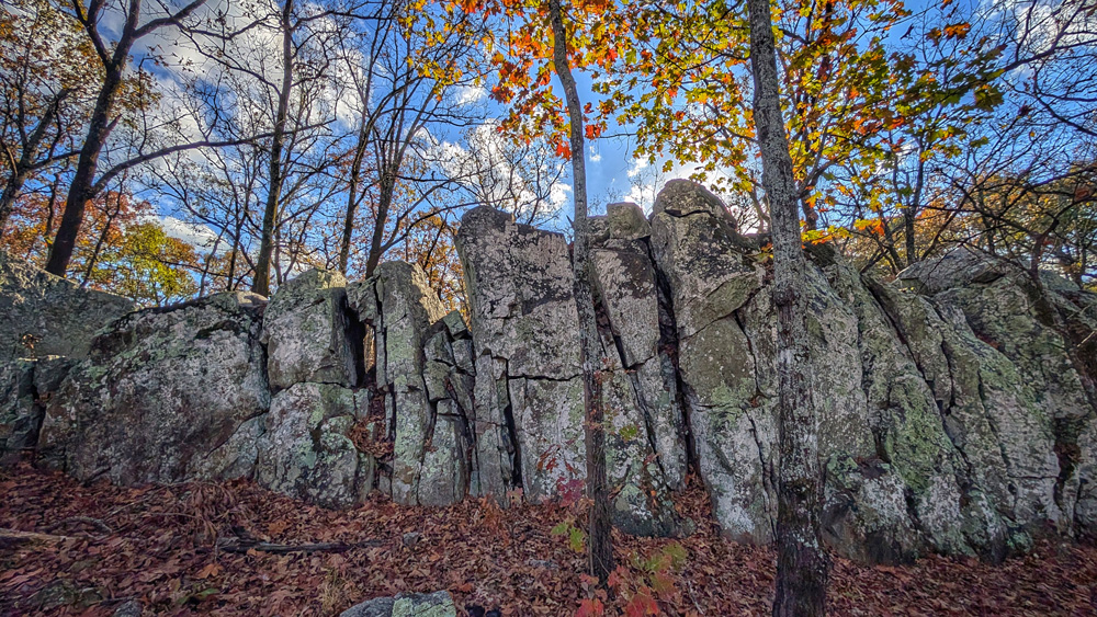 Rock formation on the Bufflehead Bay Trail.