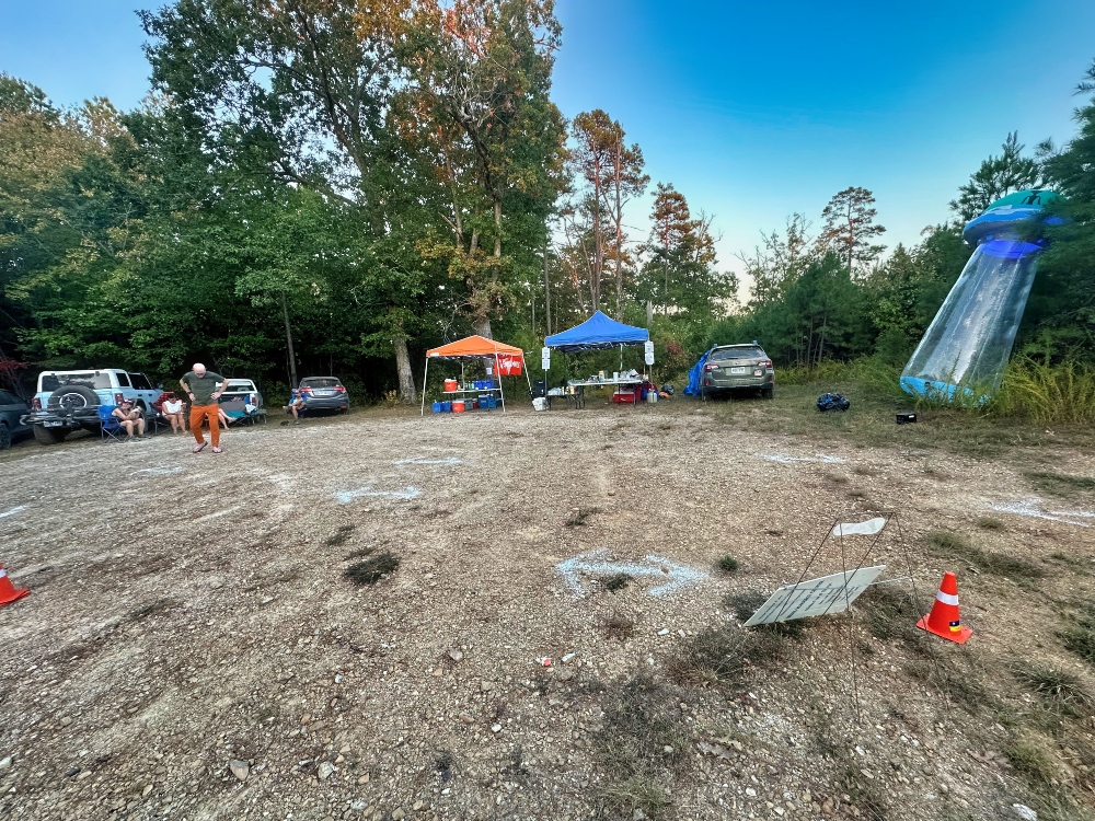 The Bahama Mama Aid Station. The Alien is at the right.