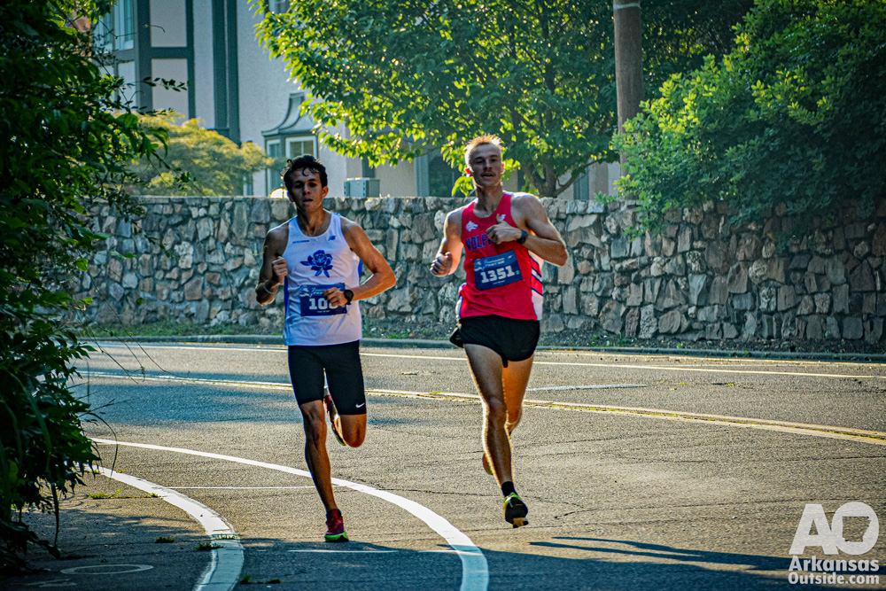 2024 runners coming down Kavanagh. 
