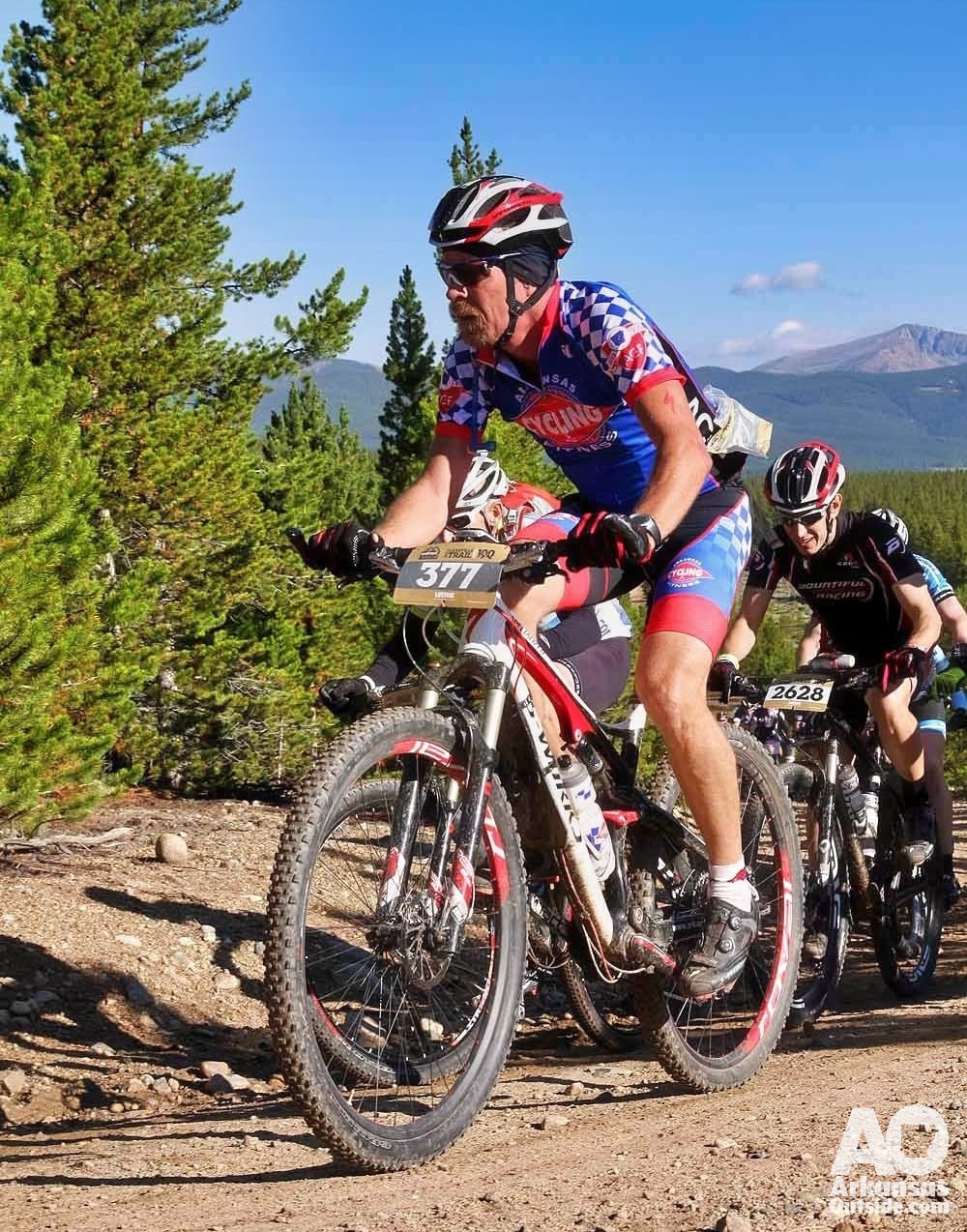 Richard Machycek finding some altitude on Pipeline.